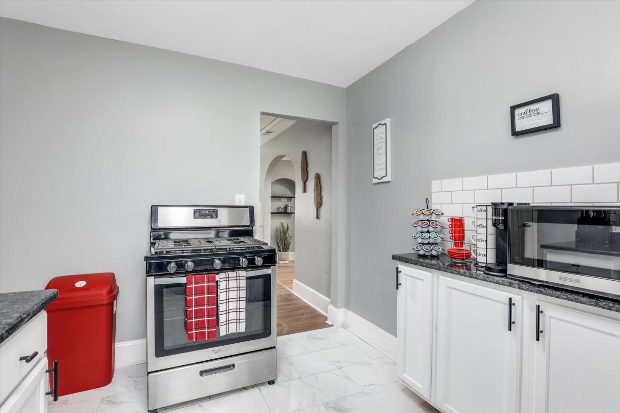 Modern & Cozy East Side Gem ~ Queen Beds ~ Parking Ντητρόιτ Εξωτερικό φωτογραφία